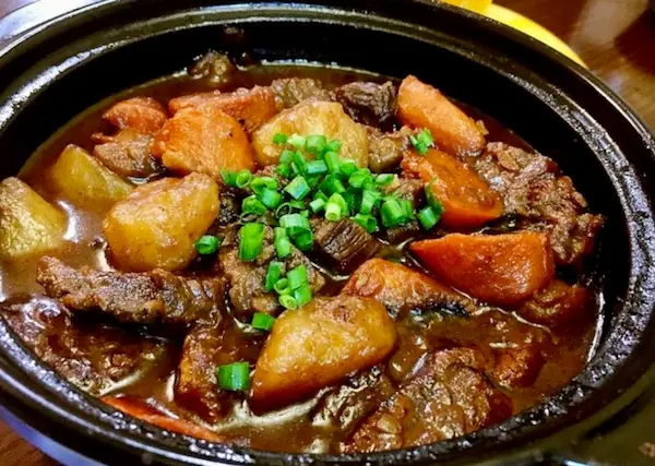 Braised Beef and Potatoes in Clay Pot